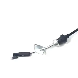 Extremidade do CABO EMBREAGEM FANIA 81131 com suporte metálico e acabamento reforçado.