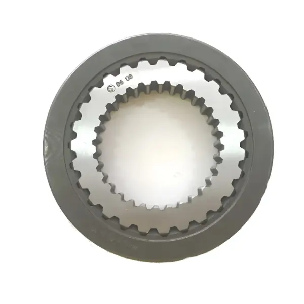 CAPA CUBO EATON 81322910 detalhe interno dos dentes e fresas do conjunto