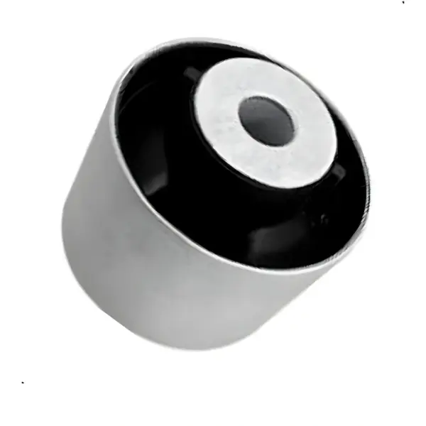 BUCHA EIXO AUTHOMIX BX123062 detalhe da bucha do eixo traseiro com acabamento metálico e núcleo em borracha