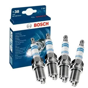 VELAS BOSCH F000KE0P39 instaladas em motor E-TORQ 1.8 16V em destaque no cofre do motor.